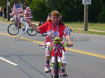 frog on bike