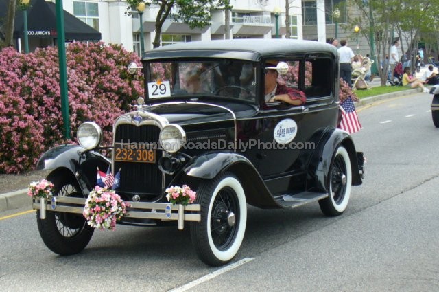 modelafordcarsatparadeofnations.jpg