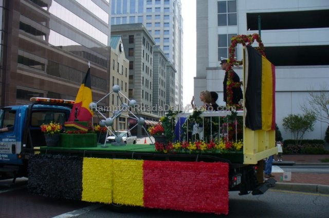 nationofbelgiumfloatintheparadeofnations.jpg