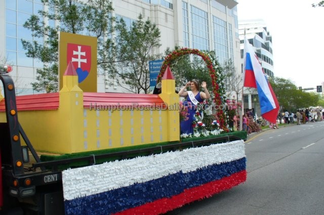 nationofslovakiafloatatparadeofnations.jpg