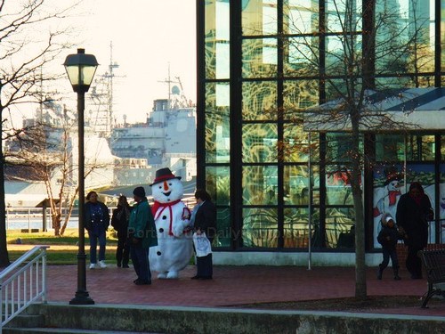 Frosty the Snowman with Friends at the High Street Landing