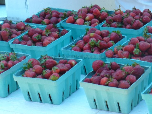 strawberriesforsale.jpg