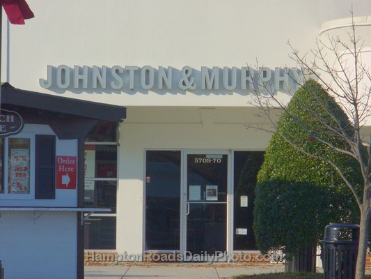 Johnston and Murphy Outlet - Williamsburg Prime Outlets